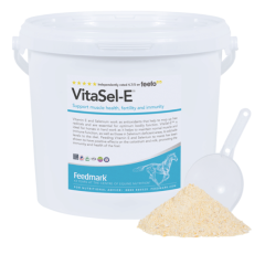 Feedmark VitaSel-E 1kg Tub